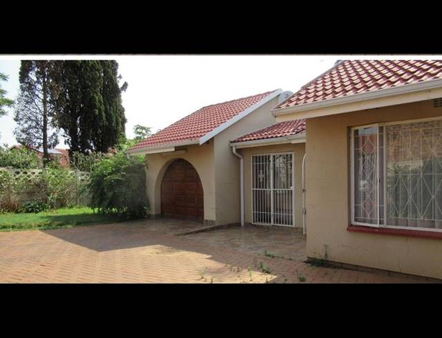 3 BEDROOM HOUSE FOR SALE IN LENASIA SOUTH